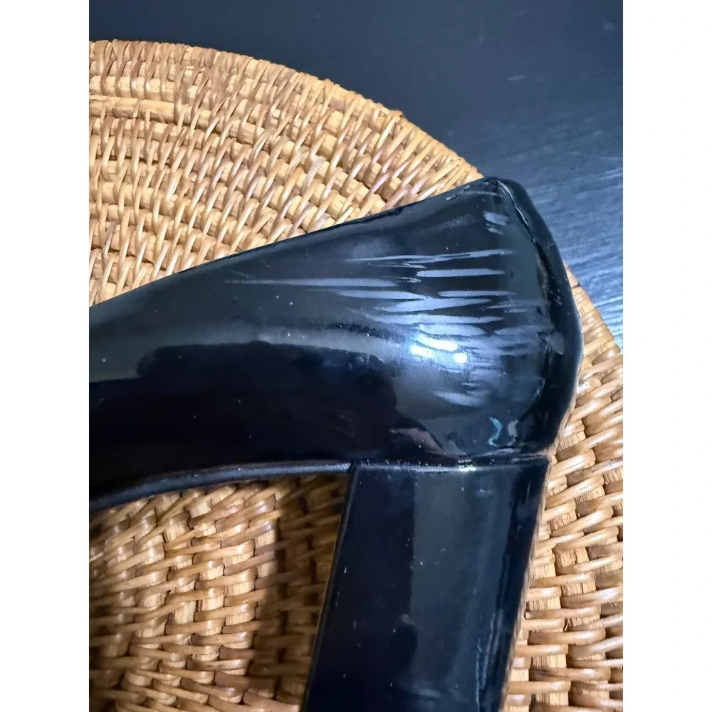 CL by Laundry Womens Black Patent Block Heel Round Toe Pumps Size 6M Scuffed